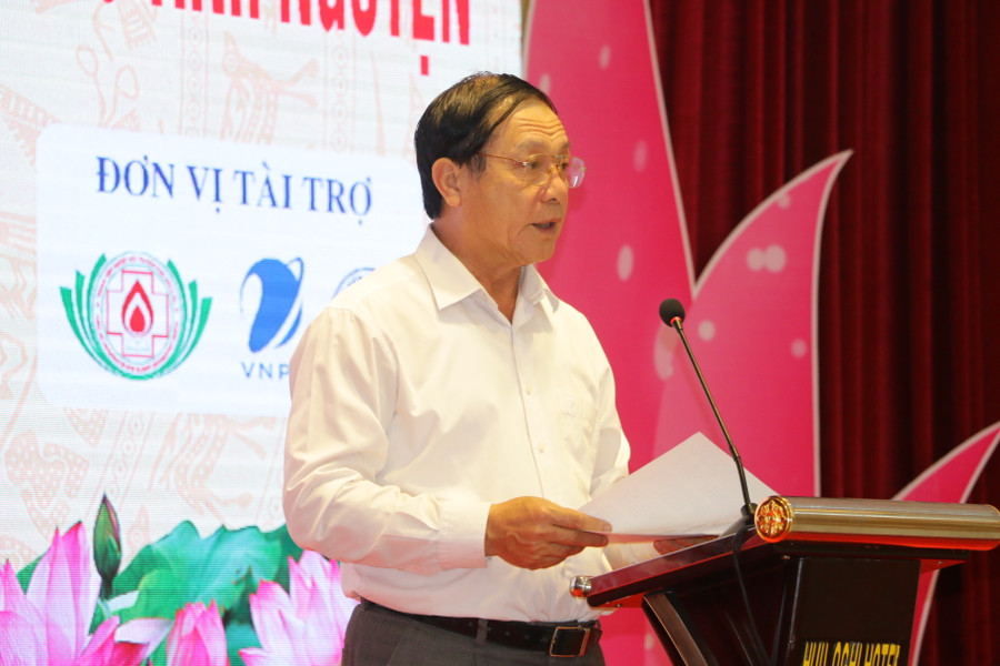 Ông Lê Minh Thông – Phó Chủ tịch UBND tỉnh Nghệ An bày tỏ lòng cảm ơn đối với nghĩa cử cao đẹp của những người hiến máu