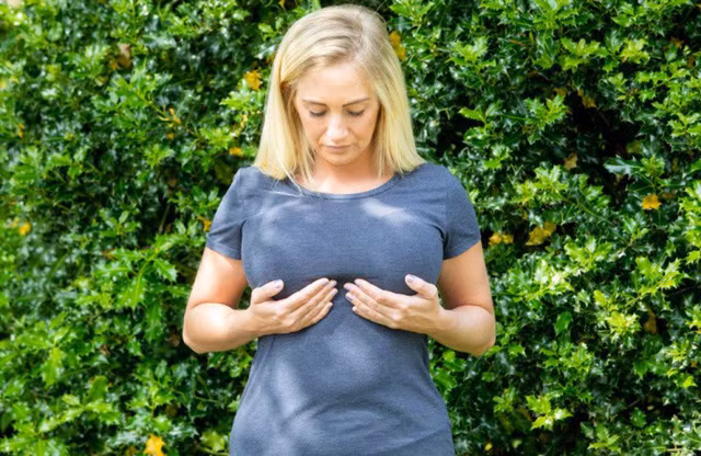 Cô phải chi từ 50 đến 70 bảng Anh (1,5 đến 2,1 triệu đồng) mỗi tháng để sắm áo ngực