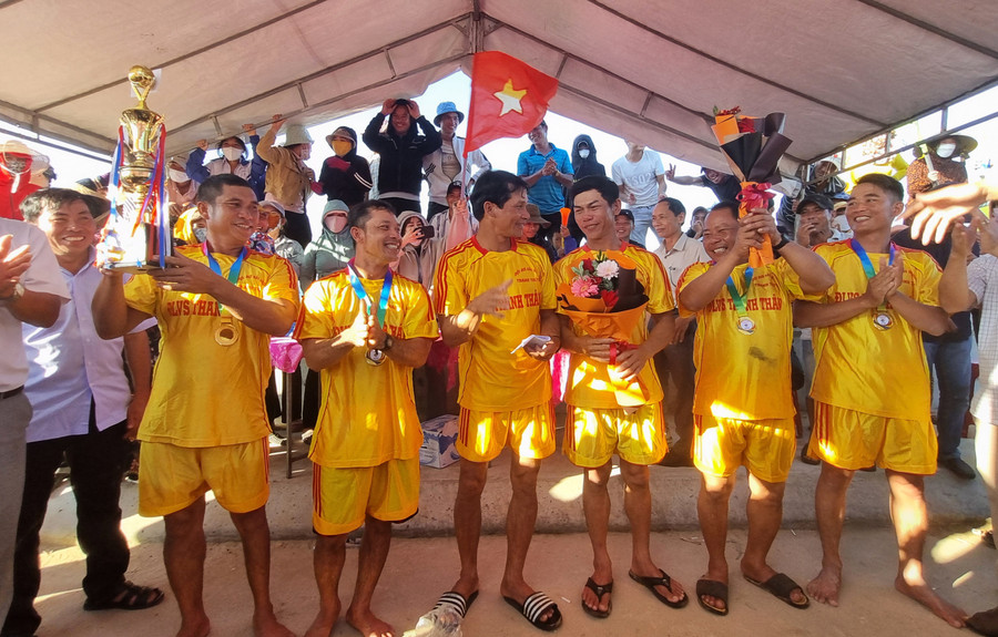 Chung cuộc đội Hải Hòa đã giành chức vô địch của giải đấu. Chung cuộc đội Hải Hòa đã giành chức vô địch của giải đấu.