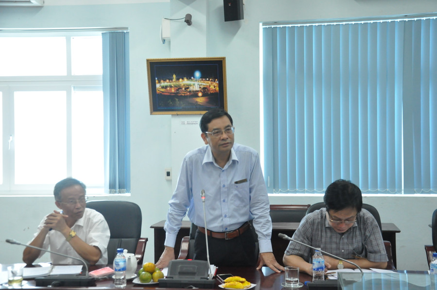 PGS.TS Trần Văn Hòa – Hiệu trưởng Trường ĐH Kinh tế (ĐH Huế) tiếp thu, ghi nhận những góp ý, khuyến nghị của Đoàn kiểm tra.