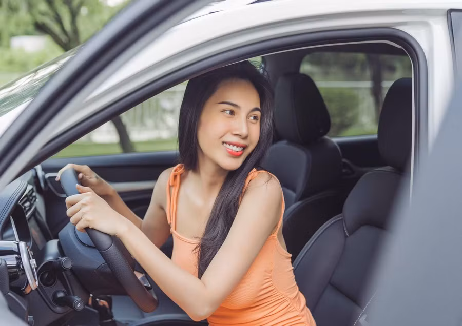 Những ca sĩ con lai có sắc vóc hút mắt nhất nhì Vpop ảnh 6