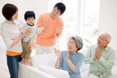 Con cái với trách nhiệm chăm sóc cha mẹ già