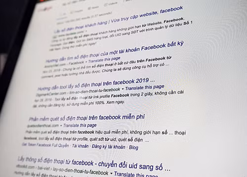 Số điện thoại bị "ăn cắp" qua Facebook thế nào? ảnh 1 Chỉ cần một vài từ khoá, hàng loạt website hỗ trợ tra cứu thông tin người dùng Facebook xuất hiện trên trang tìm kiếm Google.
