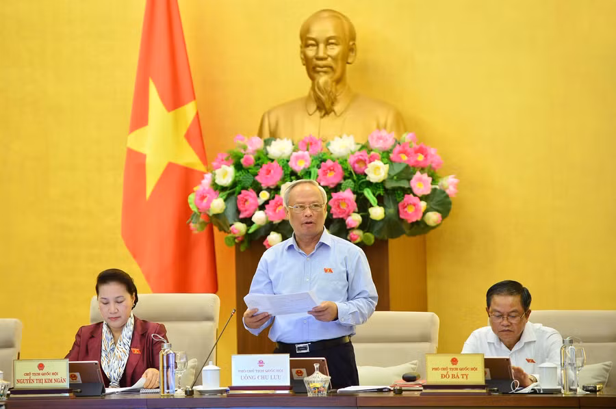 Phó Chủ tịch Quốc hội Uông Chu Lưu điều hành Phiên họp. Ảnh: VGP/ Nhật Bắc