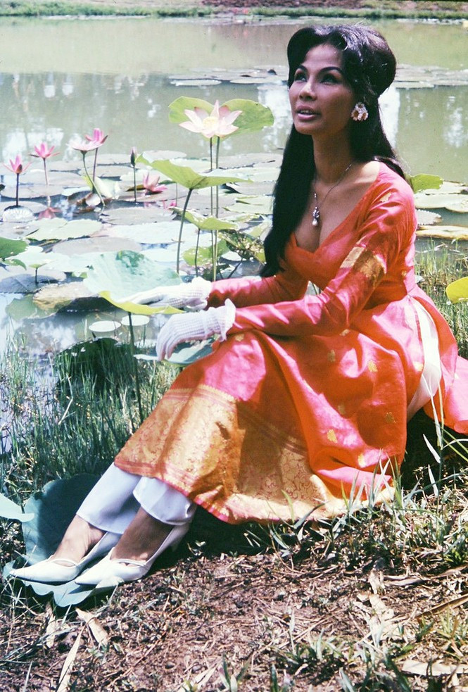 Ảnh hiếm của 2 mỹ nhân Sài Gòn xưa được ví như Marilyn Monroe ảnh 5 Mỹ nhân Sài Gòn xưa sở hữu vòng eo đốt mắt chẳng kém Ngọc Trinh - ảnh 5