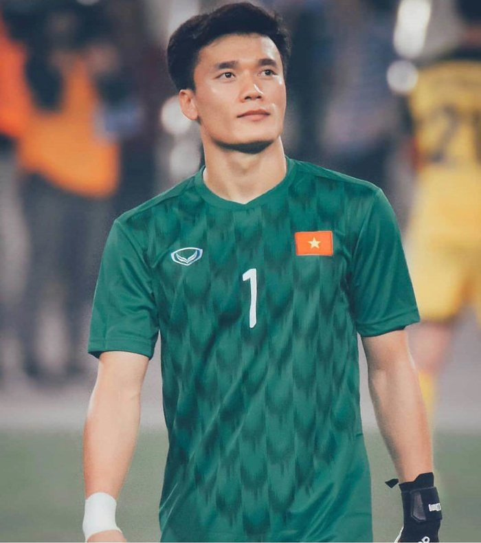 Tiến Dũng khiến nhiều người khâm phục với hành trình vượt lên hoàn cảnh khó khăn để theo đuổi đam mê.