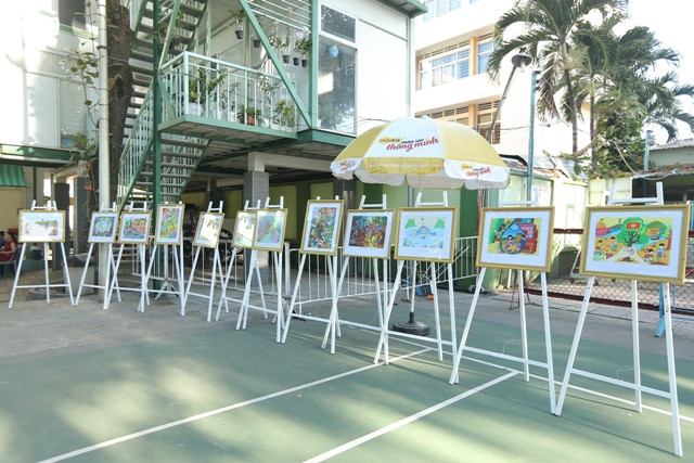 Các bức tranh được chọn sẽ trưng bày tại sân trường.