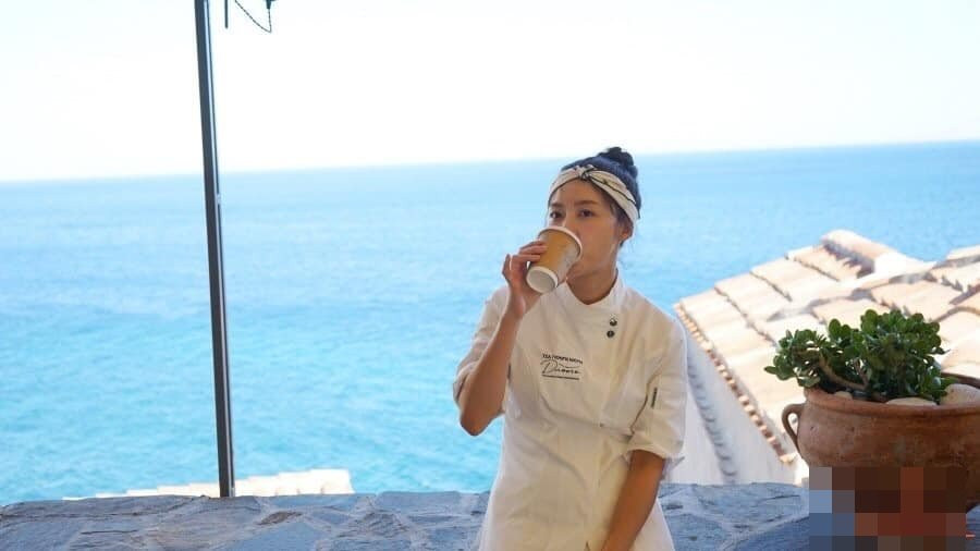 Mê mẩn khoảnh khắc chụp lén quá đỗi xinh đẹp của "Hoàng hậu Ki" Ha Ji Won ảnh 2 Mê mẩn khoảnh khắc chụp lén quá đỗi xinh đẹp của "Hoàng hậu Ki" Ha Ji Won ảnh 2