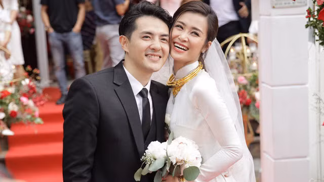 Mĩ nhân Việt dành cả thanh xuân để yêu một người: Người hạnh phúc viên mãn, kẻ chia tay trong nước mắt ảnh 11 Khi mĩ nhân Việt dành cả thanh xuân để yêu một người: Người hạnh phúc viên mãn, kẻ chia tay trong nước mắt ảnh 11