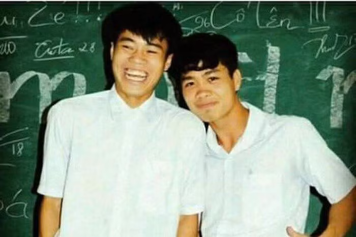 Ảnh thời "ngố tàu" dàn cầu thủ Việt Nam: Ai cũng dậy thì thành công nhưng ấn tượng nhất là Hà Đức Chinh ảnh 7 Hé lộ loạt ảnh thời ngố tàu của dàn cầu thủ Việt Nam: Ai cũng dậy thì thành công nhưng ấn tượng nhất là Hà Đức Chinh ảnh 7