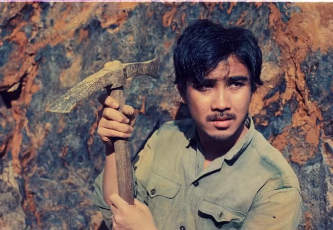 rot nuoc mat nghe ke nhung lan quyen linh suyt qua doi, mau tuon chay khi nga tu tren cao - 7