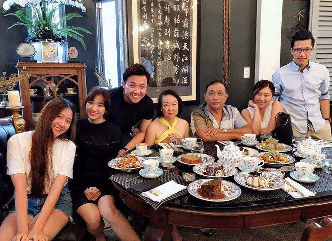 Em gái Trấn Thành lần đầu nói về quan hệ với chị dâu Hari Won ảnh 3 em gai tran thanh lan dau noi ve quan he voi chi dau hari won, tien "boc phot" anh ruot - 5