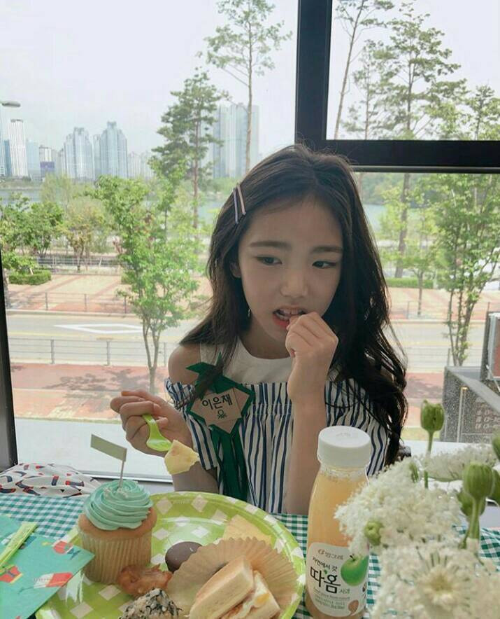 tieu my nhan 8 tuoi duoc nhieu ceo hua hen cho doi 10 nam - 7