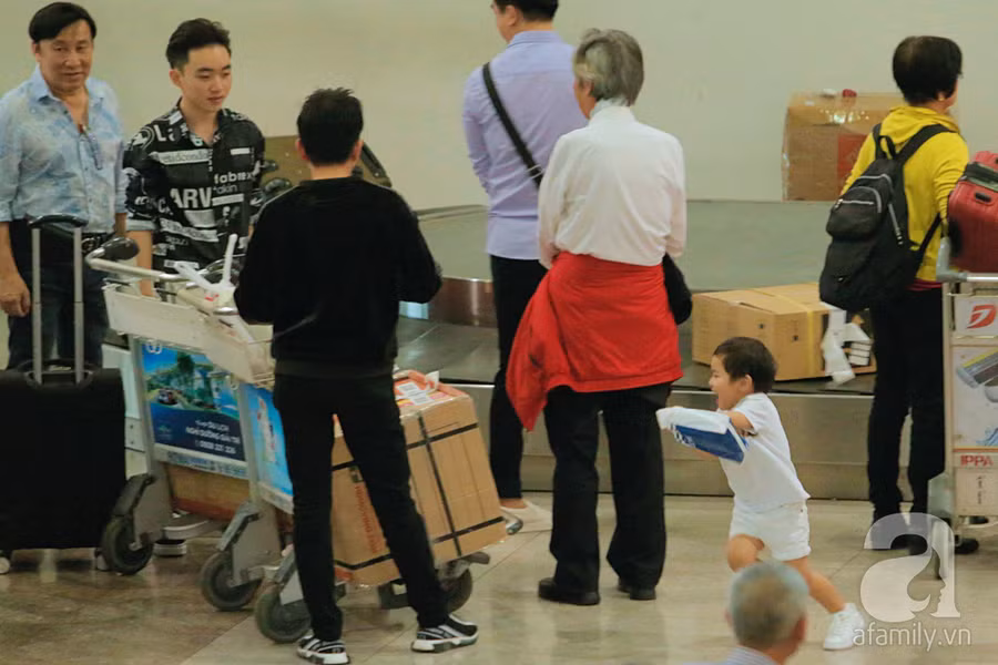 Lần hiếm hoi Đan Trường cùng vợ đại gia và con trai xuất hiện tại Việt Nam ảnh 5