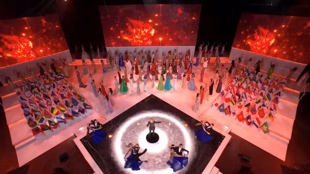 Lương Thùy Linh thẳng tiến Top 40 Miss World 2019.