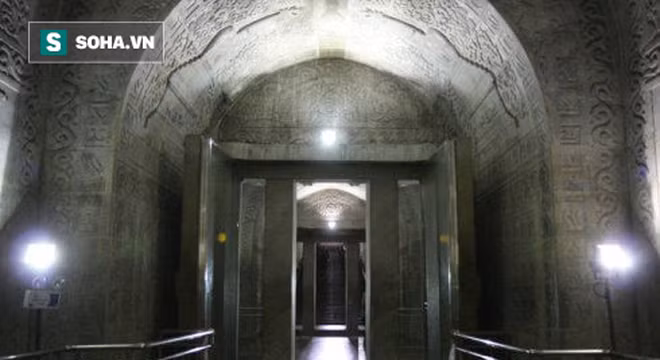 vi sao nguoi trung quoc xua luon de 1 do vat vao mieng nguoi da khuat? hinh anh 2