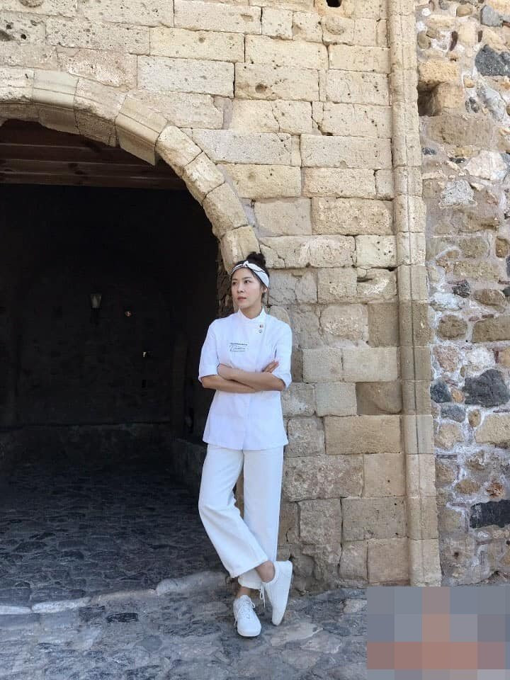 Mê mẩn khoảnh khắc chụp lén quá đỗi xinh đẹp của "Hoàng hậu Ki" Ha Ji Won ảnh 3 Mê mẩn khoảnh khắc chụp lén quá đỗi xinh đẹp của "Hoàng hậu Ki" Ha Ji Won ảnh 3