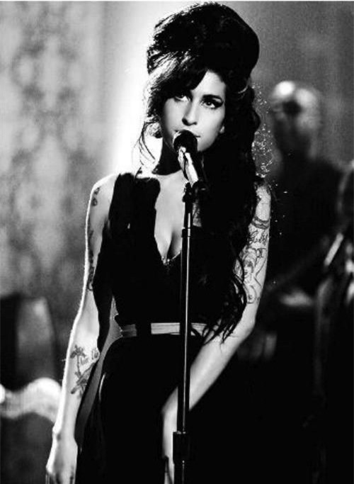 Những lời đồn thổi kỳ quái quanh cái chết của sao showbiz Những lời đồn thổi kỳ quái quanh cái chết của sao showbiz