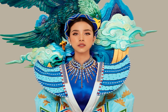 bộ quốc phục “ Phi Thúy Sơn- Điểu Tinh Đoạt Công Chúa” bộ quốc phục “ Phi Thúy Sơn- Điểu Tinh Đoạt Công Chúa”