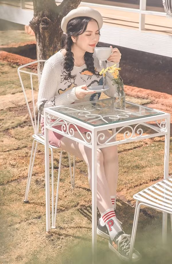 roi-xa-showbiz-ly-nha-ky-ngay-cang-tre-trung-xinh-dep-khong-khac-gi-thieu-nu-79439822_2814083341959850_1310270741052129280_o-1576592880-767-width600height922