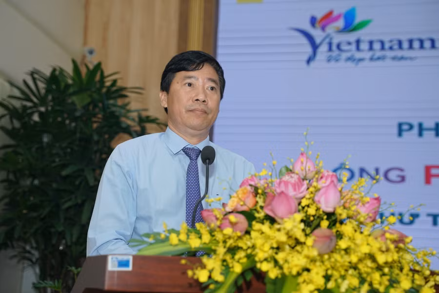 Ông Phạm Thiện Nghĩa, Chủ tịch UBND tỉnh Đồng Tháp phát biểu tại Diễn đàn kết nối du lịch.