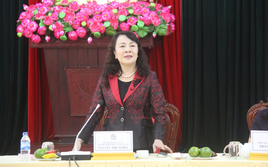 Phó Chủ nhiệm Nguyễn Thị Nghĩa phát biểu tại buổi làm việc