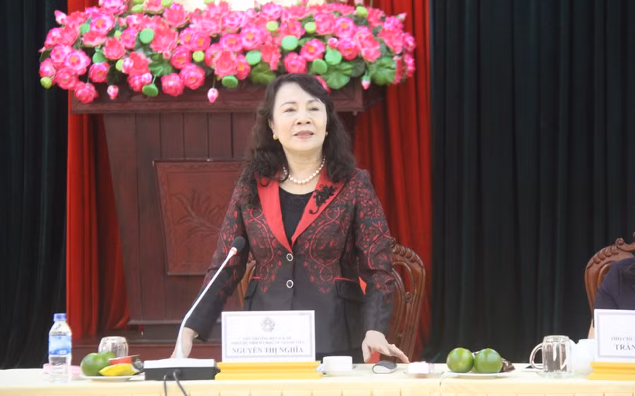 Phó Chủ nhiệm Nguyễn Thị Nghĩa phát biểu tại buổi làm việc