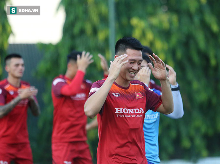 HLV Park Hang-seo tất bật khi trực tiếp chỉ đạo gần 60 cầu thủ ở cả ĐTQG lẫn U22 - Ảnh 11. HLV Park Hang-seo tất bật khi trực tiếp chỉ đạo gần 60 cầu thủ ở cả ĐTQG lẫn U22 - Ảnh 11.