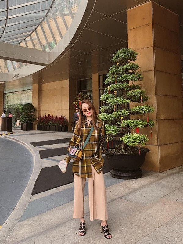 Mẹo chọn dáng quần tôn chân thon như sao Việt ảnh 7