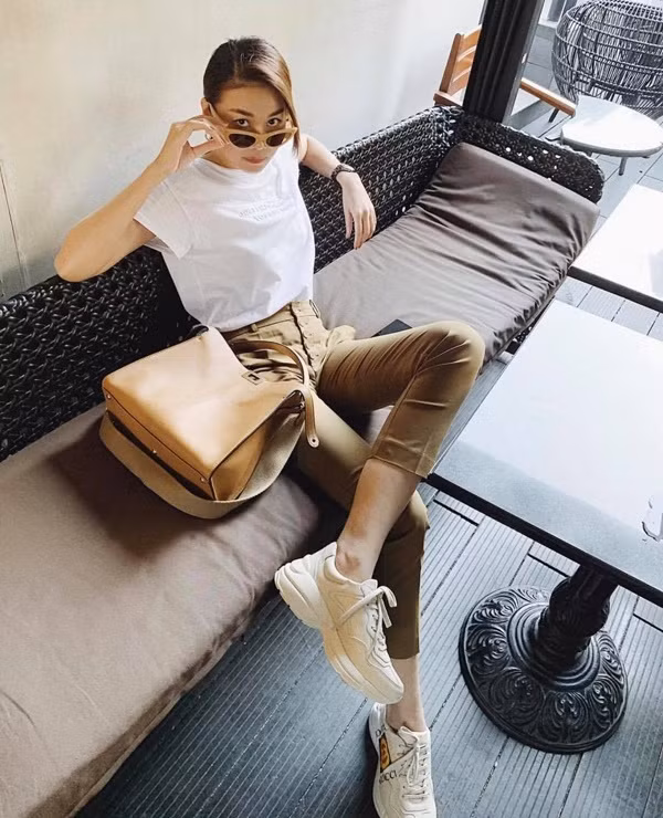 Mẹo chọn dáng quần tôn chân thon như sao Việt ảnh 3