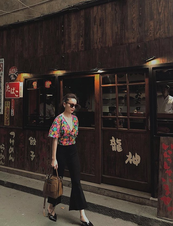 Mẹo chọn dáng quần tôn chân thon như sao Việt ảnh 6