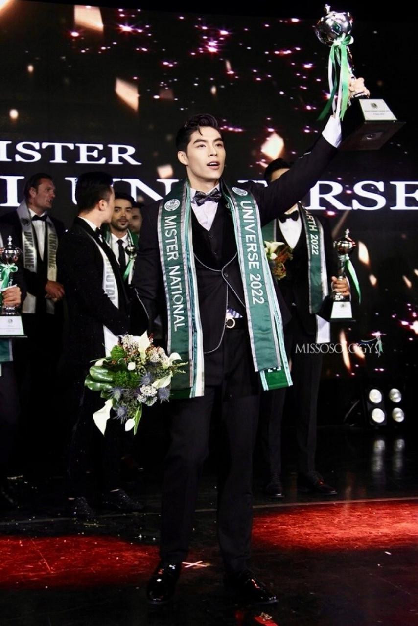 Ngô Hoàng Phi Việt - đạt giải Nam vương của cuộc thi Mister National Universe 2022 (Ảnh: Missosology). Ngô Hoàng Phi Việt - đạt giải Nam vương của cuộc thi Mister National Universe 2022 (Ảnh: Missosology).