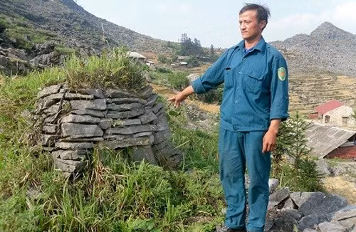 Một ngôi mộ của người HMông.