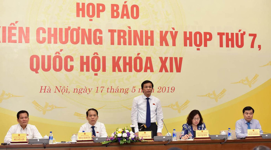 Tổng Thư ký Quốc hội, Chủ nhiệm Văn phòng Quốc hội Nguyễn Hạnh Phúc chủ trì buổi họp báo