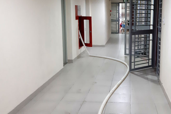 Nắng nóng kỷ lục, người dân chung cư khu Ngoại giao đoàn (Hà Nội) khốn đốn vì thiếu nước sạch ảnh 7 Chú thích ảnh