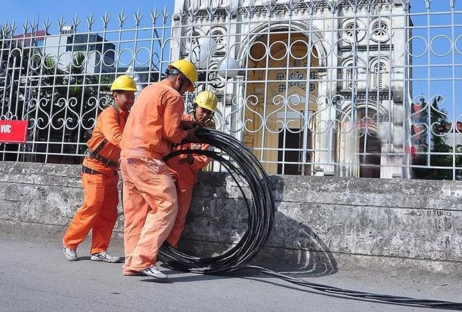 Lượng điện tiêu thụ trong những ngày nắng nóng gay gắt cao kỷ lục 