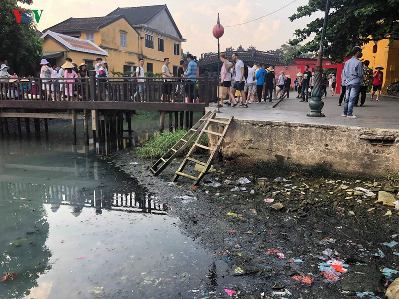 ô nhiễm nghiêm trọng tại chùa cầu hội an hình 1 o nhiem nghiem trong tai chua cau hoi an hinh 1