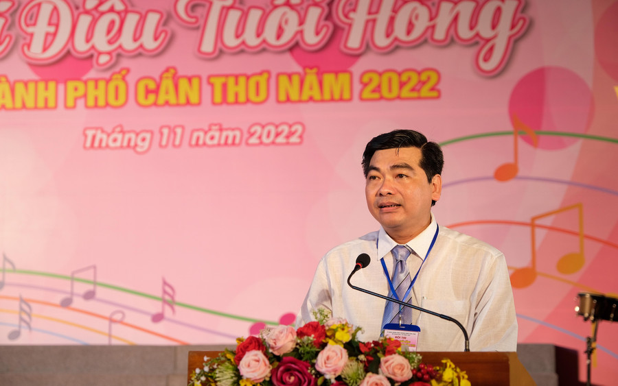 Ông Trần Thanh Bình, Giám đốc Sở GD&ĐT TP Cần Thơ phát biểu khai mạc hội thi. Ông Trần Thanh Bình, Giám đốc Sở GD&ĐT TP Cần Thơ phát biểu khai mạc hội thi.