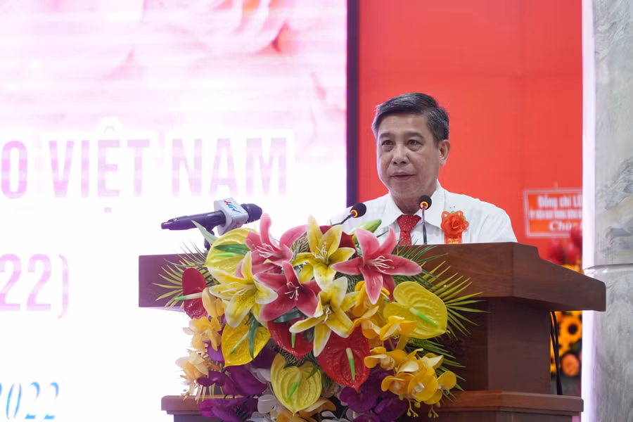 Ông Đồng Văn Thanh, Chủ tịch UBND tỉnh Hậu Giang phát biểu tại buổi họp mặt.