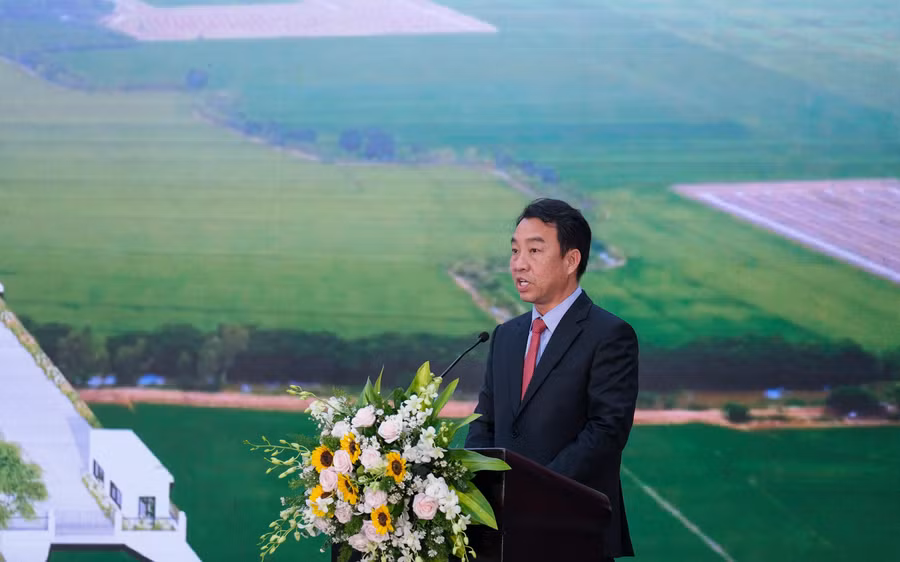 Ông Lữ Quang Ngời - Chủ tịch UBND tỉnh Vĩnh Long phát biểu tại lễ khánh thành.