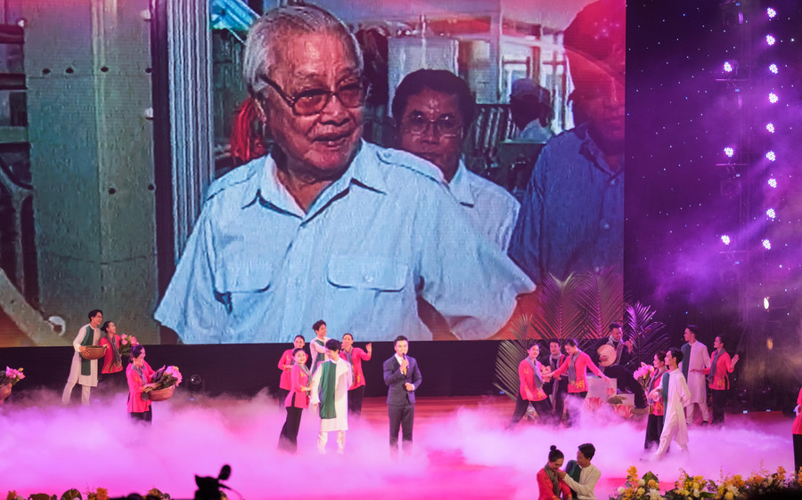 Một tiết mục tại chương trình nghệ thuật kỷ niệm 100 năm Ngày sinh Thủ tướng Võ Văn Kiệt.