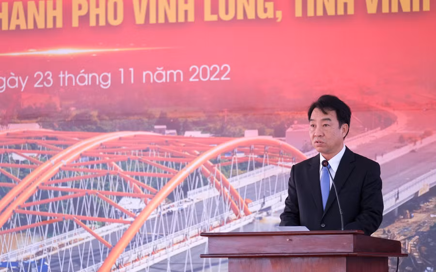 Ông Lữ Quang Ngời - Chủ tịch UBND tỉnh Vĩnh Long phát biểu tại buổi lễ.