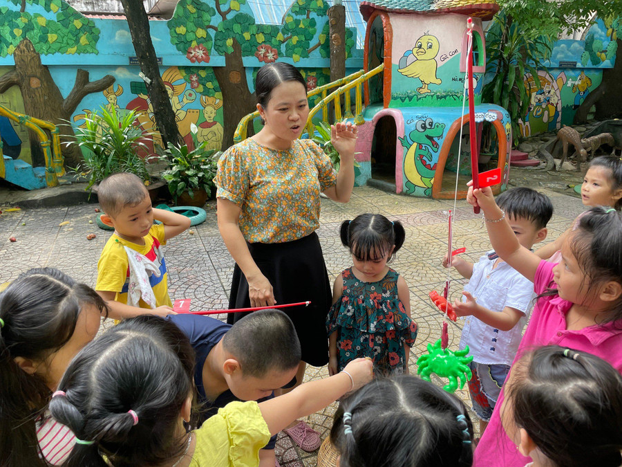 Cô Nguyễn Thanh Tuyền giáo viên của Trường Mầm non Hoa Lan, TP Vĩnh Long.