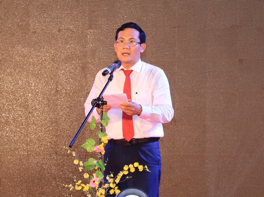 Ông Nguyễn Minh Tuấn, Giám đốc Sở Văn hóa, Thể thao và Du lịch phát biểu khai mạc Liên hoan “Dân ca Nam Bộ thành phố Cần Thơ” năm 2022.