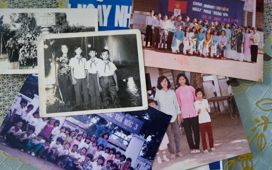 Những tấm ảnh cũ kỹ được cô gìn giữ đến tận bây giờ. Những tấm ảnh cũ kỹ được cô gìn giữ đến tận bây giờ.