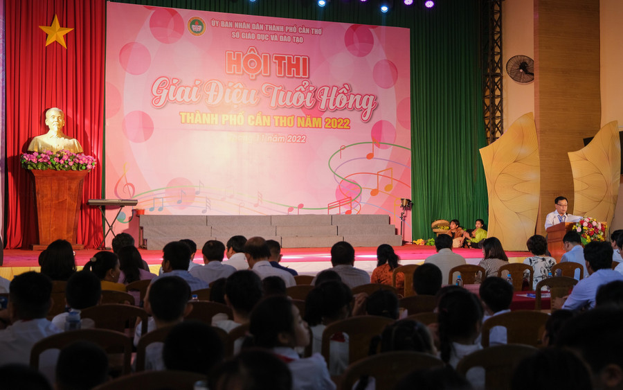 Quang cảnh khai mạc hội thi. Quang cảnh khai mạc hội thi.