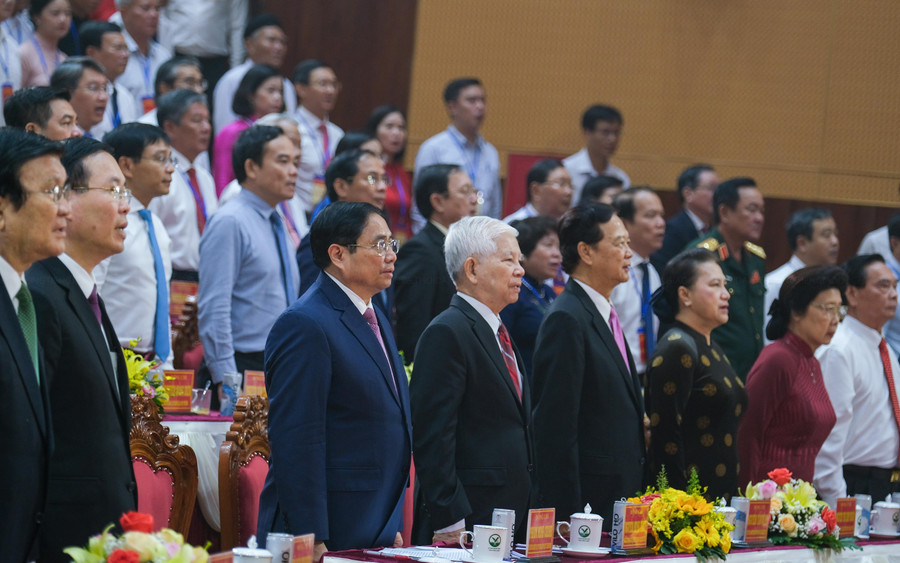 Thủ tướng Phạm Minh Chính cùng các đại biểu tham dự buổi lễ.