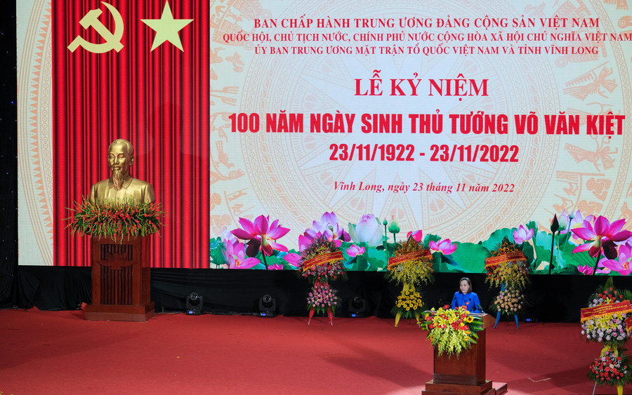 Đồng chí Nguyễn Thị Ngọc Diễm, Phó Bí thư Đoàn Công an tỉnh Vĩnh Long chia sẻ tại buổi lễ.