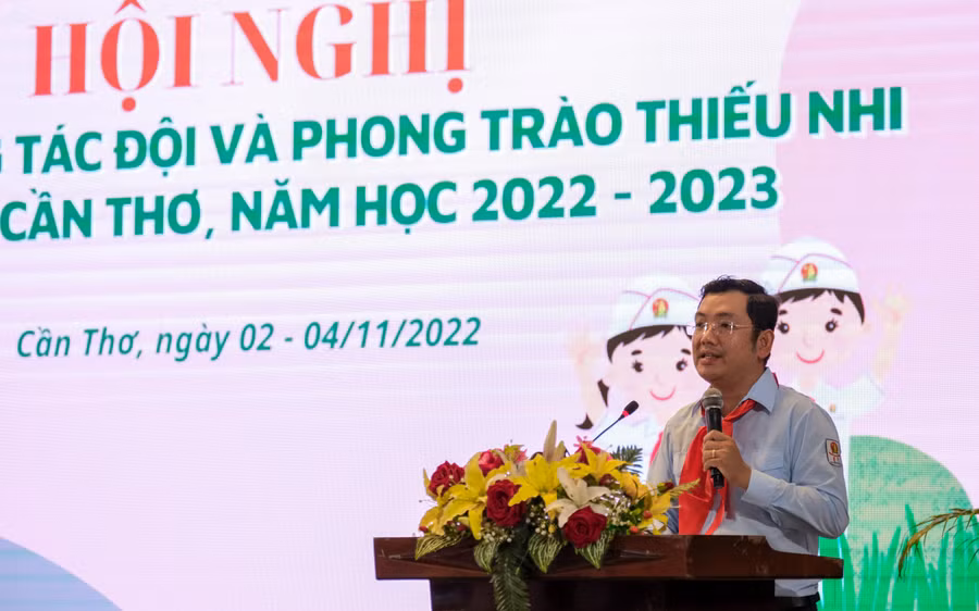 Đồng chí Lâm Văn Tân, Phó Bí thư Thành đoàn Cần Thơ phát biểu khai mạc.