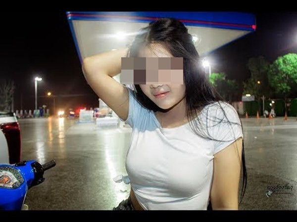 Kết bạn Facebook với mẹ người yêu, cô gái tái mặt khi bà xem ảnh rồi nhận xét thế này